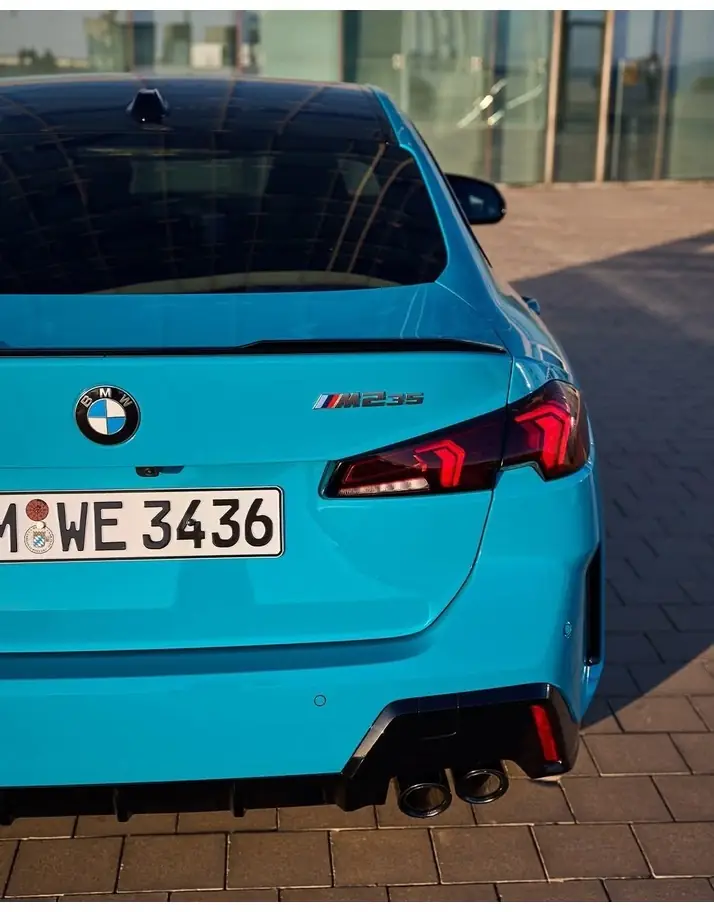 A3030589_06