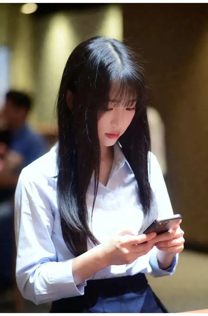 A3239260_12